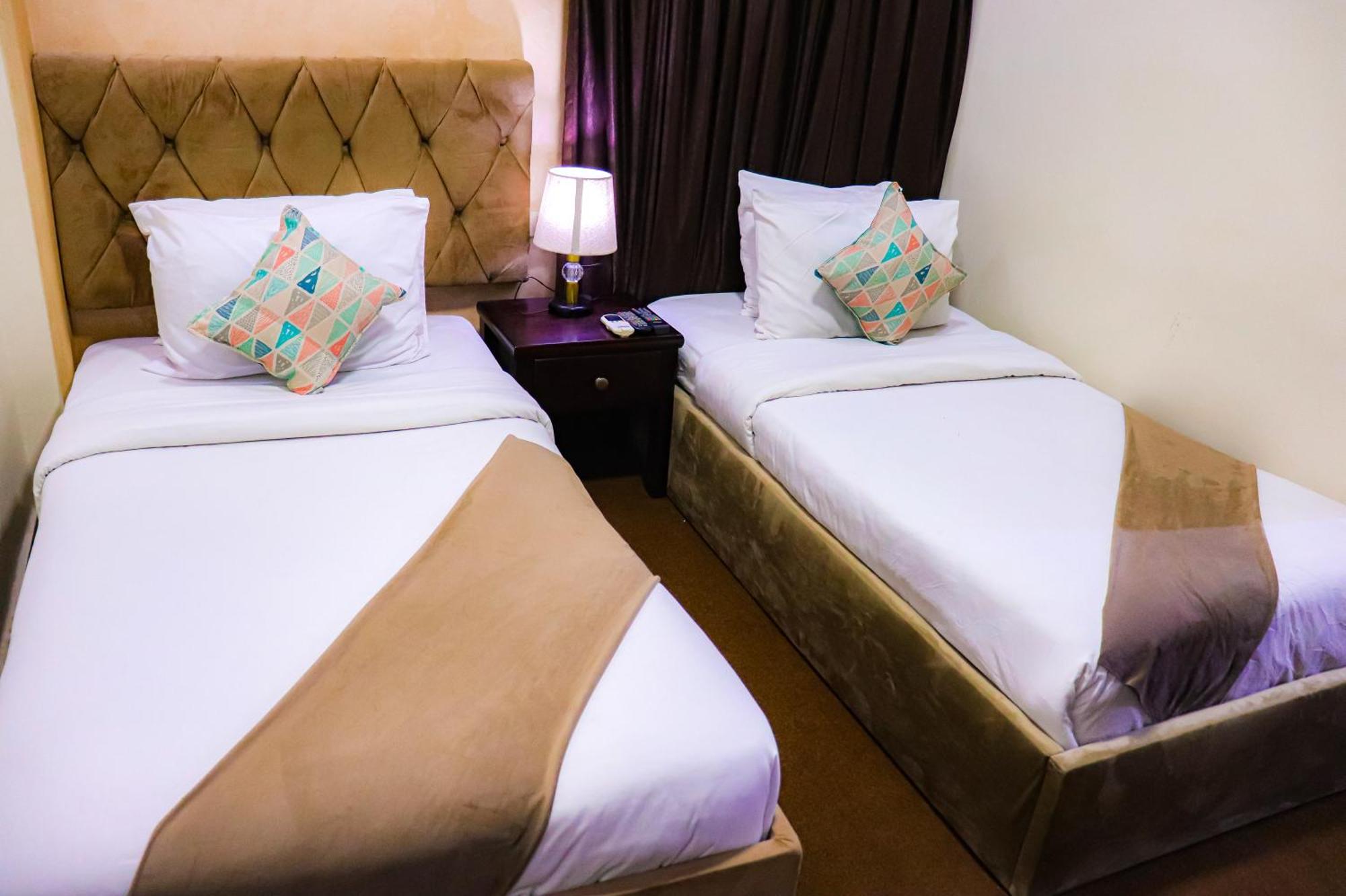 Golden Pyramids Inn Kafret el-Gabal 외부 사진